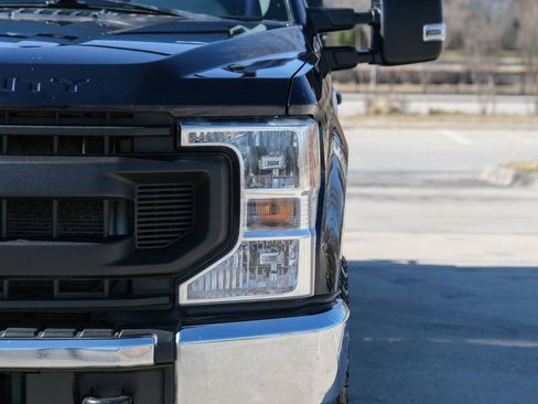 Used 2022 Ford F250 XL w/ Power Equipment Group image 6