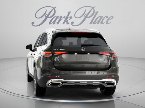 Used 2026 Mercedes-Benz GLC 300 4MATIC image 19
