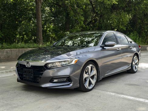 Used 2019 Honda Accord Touring image 5