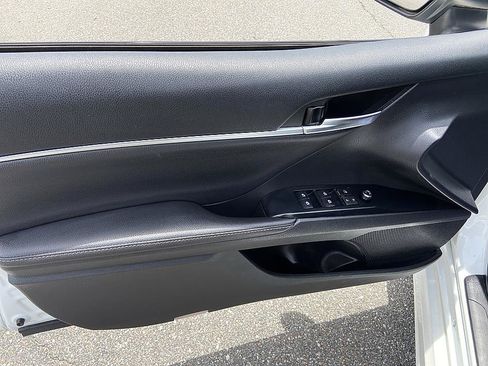 Used 2020 Toyota Camry XSE FWD image 9