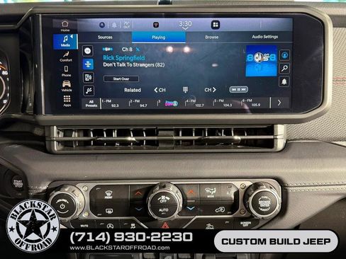 Used 2025 Jeep Wrangler Unlimited Rubicon AWD/4WD image 21