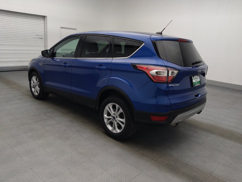 Used 2017 Ford Escape SE FWD image 3