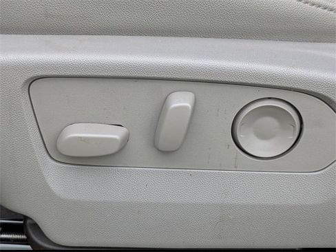 Used 2024 GMC Sierra 2500 SLT w/ SLT Premium Package image 21