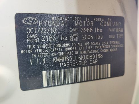 Used 2019 Hyundai Elantra GT FWD image 33