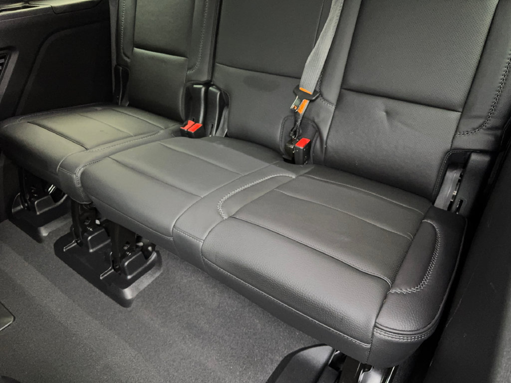 Used 2024 GMC Yukon Denali RWD image 43