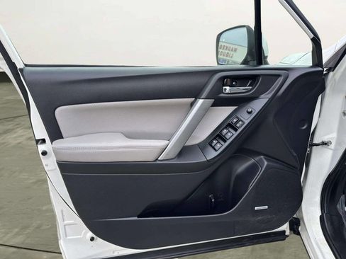 Used 2015 Subaru Forester 2.5i Touring w/ Eyesight & Navigation System image 10