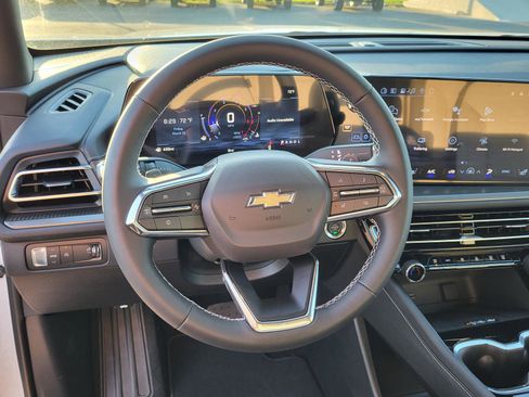 New 2026 Chevrolet Traverse LT image 16