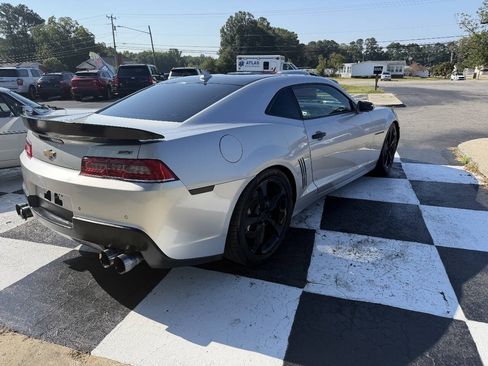 Used 2015 Chevrolet Camaro SS w/ RS Package RWD image 7