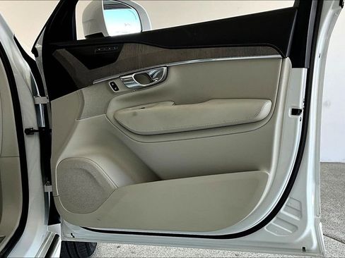 Used 2024 Volvo XC90 B6 Ultimate w/ Lounge Package image 23