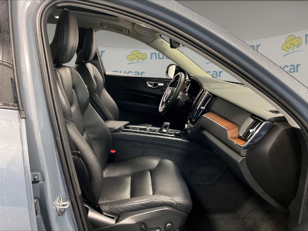 Used 2024 Volvo XC60 B5 Plus w/ Climate Package AWD/4WD image 11