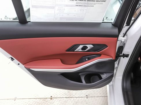 Used 2025 BMW 330i xDrive Sedan w/ Premium Package image 20