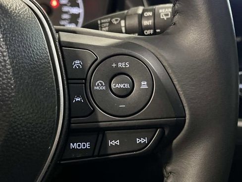 Used 2025 Toyota Corolla Cross AWD Hybrid image 16