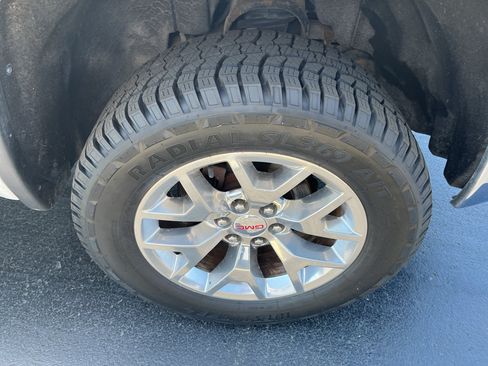 Used 2017 GMC Sierra 1500 SLT AWD/4WD image 39