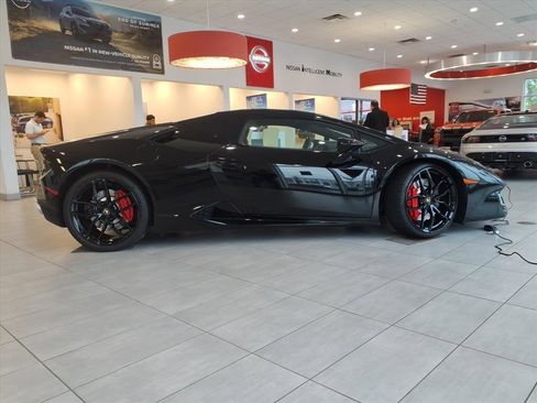 Used 2018 Lamborghini Huracan LP 580-2 image 2