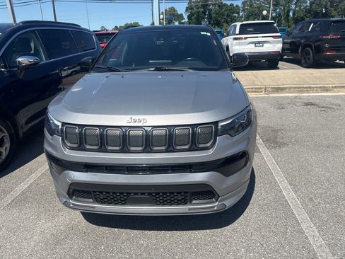 Used 2022 Jeep Compass High Altitude AWD/4WD image 2