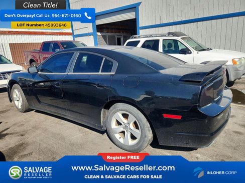 Used 2014 Dodge Charger SE image 3