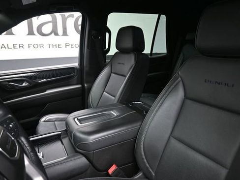 Used 2023 GMC Yukon Denali RWD image 16
