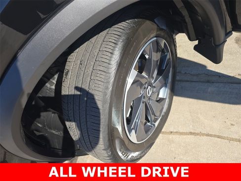 Used 2024 Nissan Rogue SV w/ SV Premium Package image 33