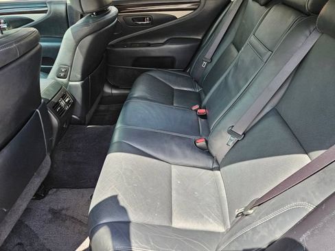 Used 2015 Lexus LS 460 w/ Comfort Package RWD image 25