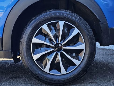 Used 2022 Nissan Kicks S FWD image 6