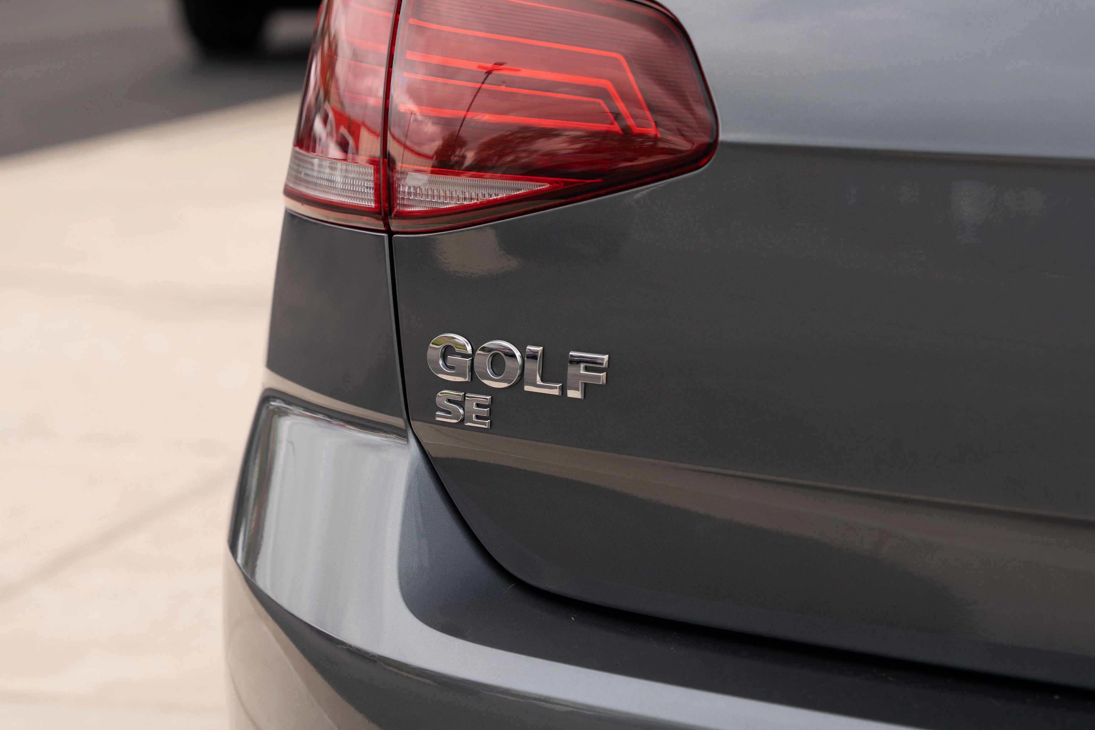 Used 2018 Volkswagen Golf SE FWD image 23