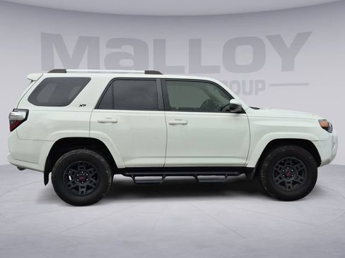 Used 2019 Toyota 4Runner SR5 AWD/4WD image 6