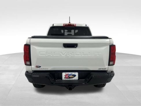 New 2025 Chevrolet Colorado ZR2 w/ Off-Road Front Bumper Package AWD/4WD image 18