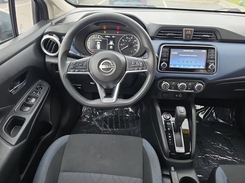 Used 2023 Nissan Versa SV FWD image 9