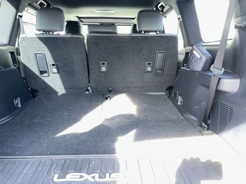 Used 2025 Lexus GX 550 image 13