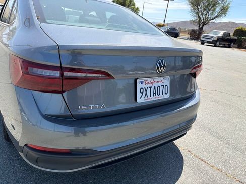 Used 2024 Volkswagen Jetta SE FWD image 13