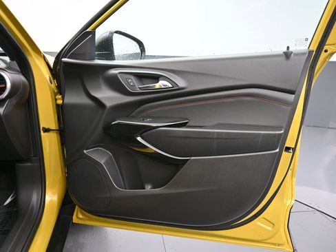 Used 2024 Chevrolet Trax RS w/ Sunroof Package image 38