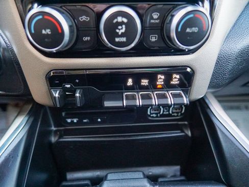 Used 2019 RAM 1500 Laramie RWD image 32