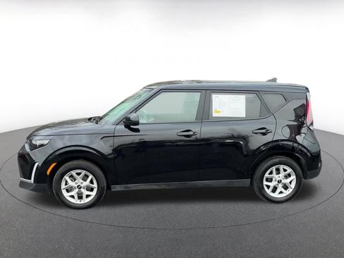 Used 2025 Kia Soul LX w/ LX Technology Package image 9