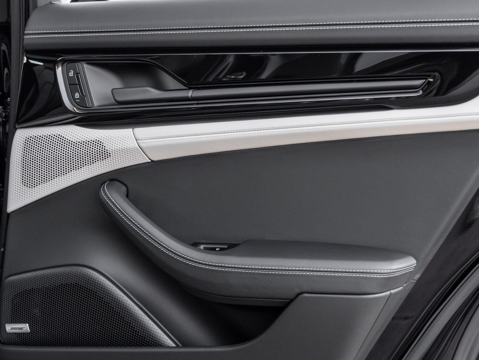 Certified 2026 Porsche Panamera 4 AWD/4WD image 32