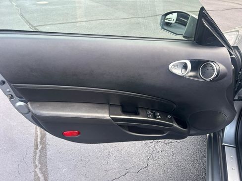 Used 2006 Nissan 350Z Touring RWD image 13