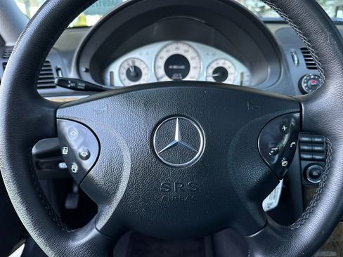 Used 2005 Mercedes-Benz E 500 Sedan image 20