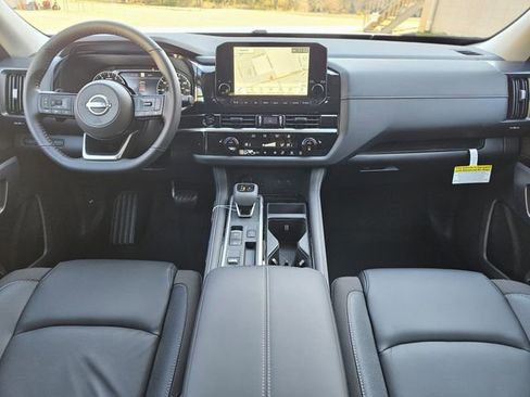 New 2025 Nissan Pathfinder SL w/ Black Appearance Package image 14