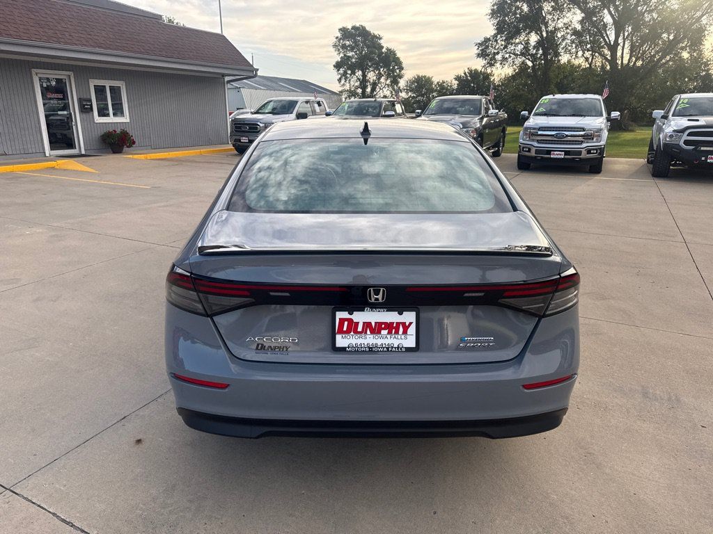 Used 2024 Honda Accord Sport image 4