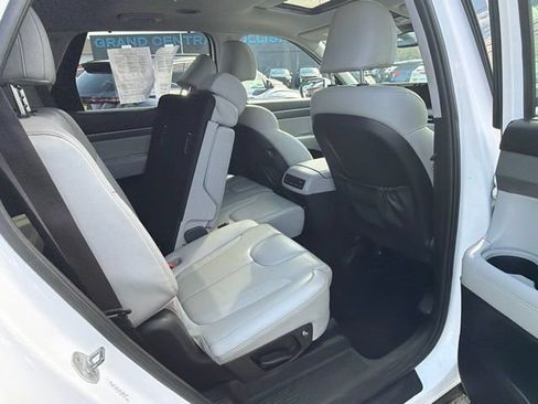 Used 2022 Hyundai Palisade SEL w/ 8P Bench Seat Package FWD image 12