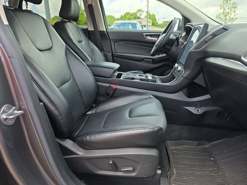 Used 2022 Ford Edge Titanium AWD/4WD image 15