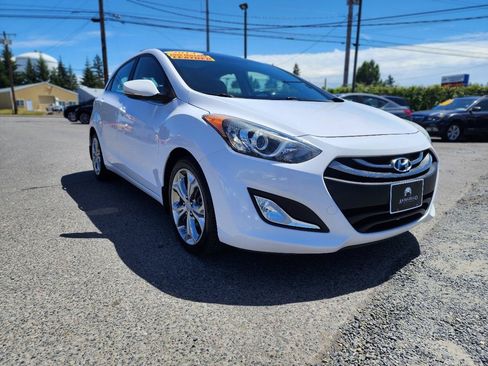 Used 2014 Hyundai Elantra GT w/ Option Group 03 FWD image 3
