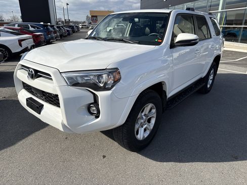 Used 2024 Toyota 4Runner SR5 Premium image 8