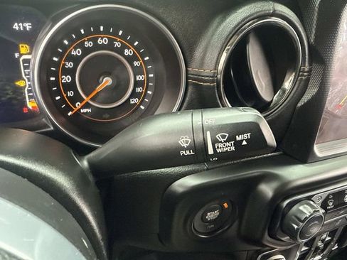 Used 2021 Jeep Gladiator Overland image 31