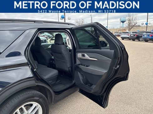 Used 2025 Ford Explorer Active image 44