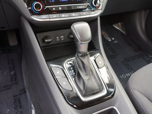 Used 2019 Hyundai Ioniq Plug-In Hybrid FWD image 25