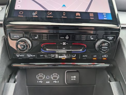 New 2025 Jeep Grand Cherokee Limited w/ Black Appearance Package image 27