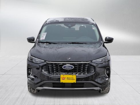 Used 2023 Ford Escape Platinum image 2