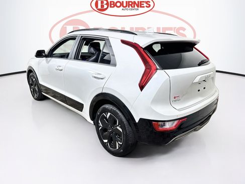 Used 2025 Kia Niro Wind w/ Wind Preserve Package FWD image 8