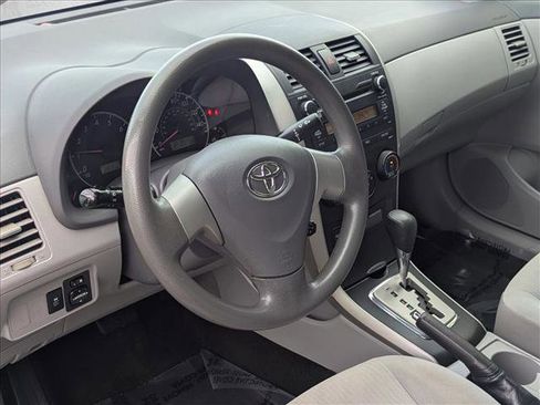 Used 2010 Toyota Corolla LE image 9