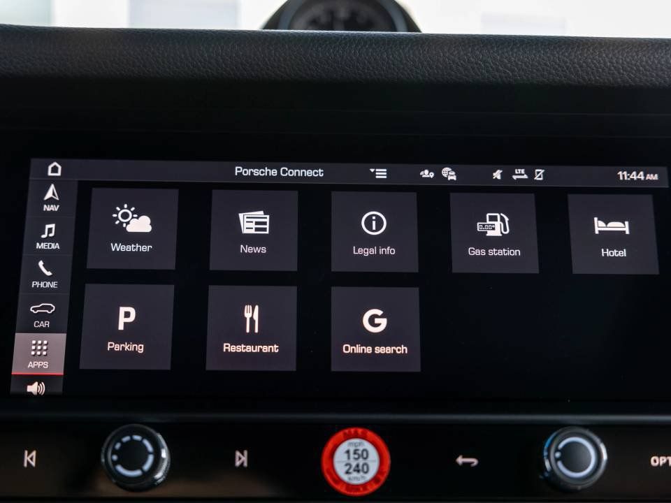 Certified 2026 Porsche Macan AWD/4WD image 46